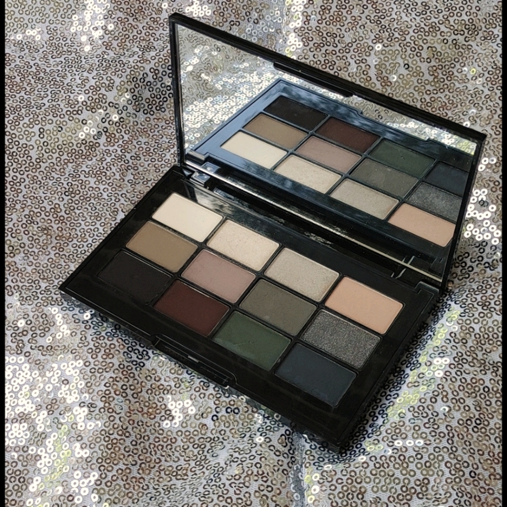 Bobbi Brown University Eye Shadow Pallette